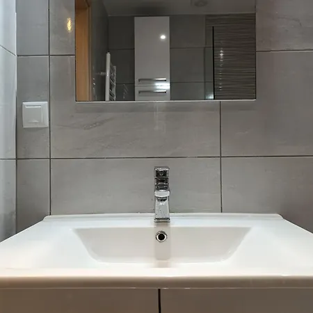 Molly - Prime Downtown Hub - Metro Right There - Walk To Helexpο & & Vibes Apartment Thessaloniki