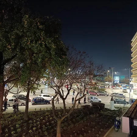 Molly - Prime Downtown Hub - Metro Right There - Walk To Helexpο & & Vibes Apartment Thessaloniki