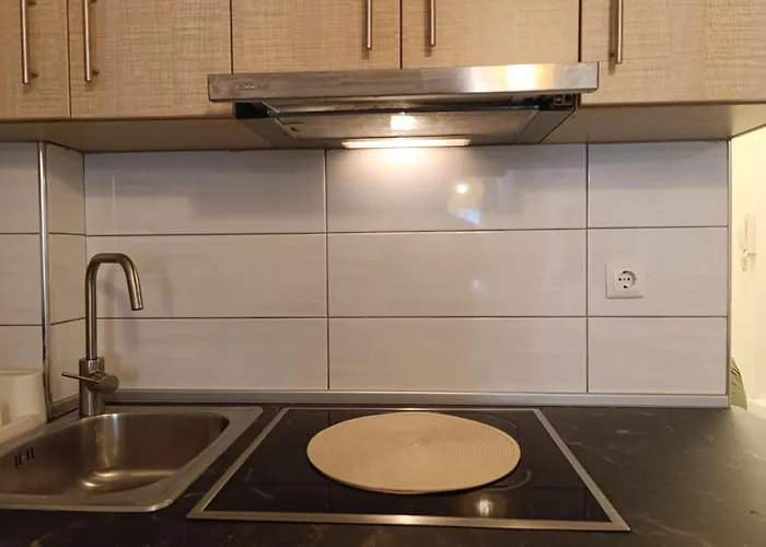 Molly - Prime Downtown Hub - Metro Right There - Walk To Helexpο & & Vibes Apartment Thessaloniki