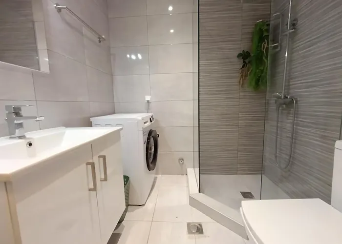 Molly - Prime Downtown Hub - Metro Right There - Walk To Helexpο & & Vibes * Thessaloniki