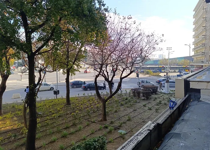 Molly - Prime Downtown Hub - Metro Right There - Walk To Helexpο & & Vibes Thessaloniki